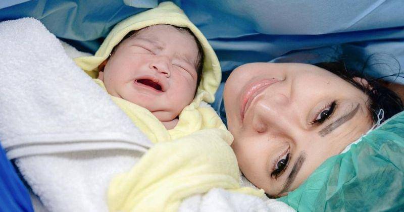 Instagram.com/ichaannisafaradila